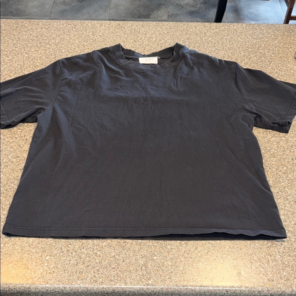 Carly Jean Los Angeles Black Short Sleeve Crewneck Tee